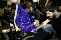 Yunanistan'daki Referandumda Oyların Yüzde 70'İ Sayıldı