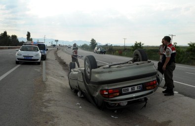 Afyonkarahisar'da Otomobil Devrildi Açıklaması 5 Yaralı