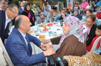 AKÜLÜ SANDALYE - Bakan Müezzinoğlu Sokak İftarına Katıldı