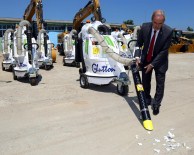 RECEP ALTEPE - Bursa Sokaklarına Vakumlu Elektrikli Süpürgelerle Temizlik