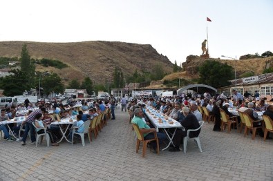 Çarşı İftar Programları Devam Ediyor