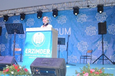 Cumhurbaşkanı Erdoğan'ın Kızı Sümeyye Erdoğan, Erzurum'da İftar Programına Katıldı