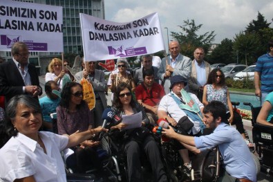 Kas Hastalarından 'Dernek' Eylemi