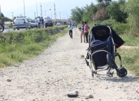 BEBEK ARABASI - Otomobilin Çarptığı Anne Ve Bebeği Hayatını Kaybetti