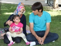 TELEVİZYON PROGRAMI - Televizyon programında evlenen çift, Ramazanı Otogar'da Geçiriyor