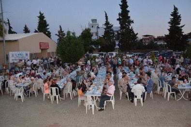 Şehzadeler Belediyesi İftar Sofrasını Karaoğlanlı Mahallesi'nde Kurdu