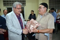 TUNCAY AKKOYUN - Vali Güvençer Huzurevi Sakinleriyle Buluştu