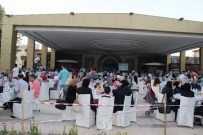 AHMET ÇELIK - Yüzlerce Kişi Müftülüğün İyilik Sofrasında Buluştu