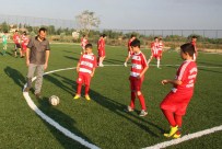 FUTBOL MAÇI - Suluova'da Yaz Futbol Okulu Açıldı