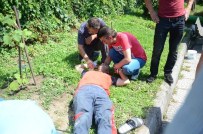 Tente Ustası 5 Metreden Düşerek Yaralandı