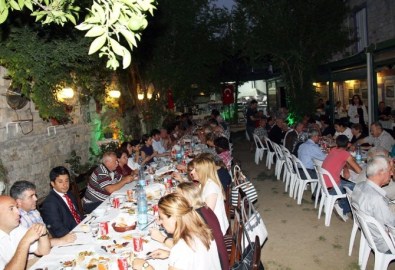 Urla'da Şehit Yakınları Ve Gazilere İftar