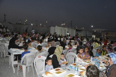 Viranşehir Çadırkentte 800 Yetime Yönelik İftar