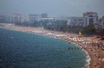 SU PARKLARI - Antalya'da Sıcak Ve Nemli Hava