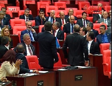 CHP'li Engin Altay CHP'li Mahmut Tanal'a fena ayar verdi