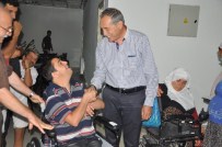 YUSUF ÖZDEMIR - Engellilere Tekerlekli Sandalye Dağıtıldı