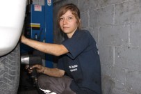 Sanayi Sitesini Kibarlaştıran Kız