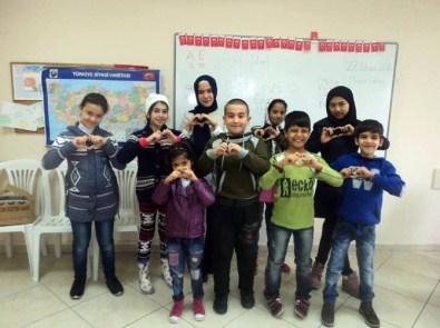 Suriyeli Çocuklar Türkçe Konuşmayı Öğrendi