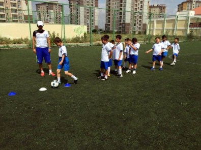 Yaz Spor Okullarında Futbola Yoğun İlgi