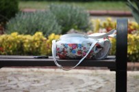 ŞÜPHELİ ÇANTA - Banktaki Şüpheli Çanta Ve Telefon Polisi Alarma Geçirdi