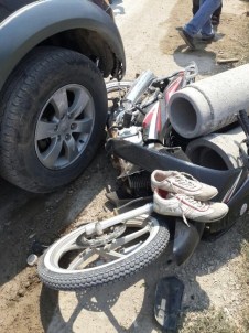Motosiklet İle Kamyonet Çarpıştı Açıklaması 1 Yaralı