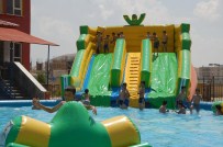 KALENDER - Okul Bahçesi Yüzme Havuzu Oldu