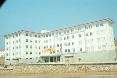 Okulun Klimalarını Çaldılar