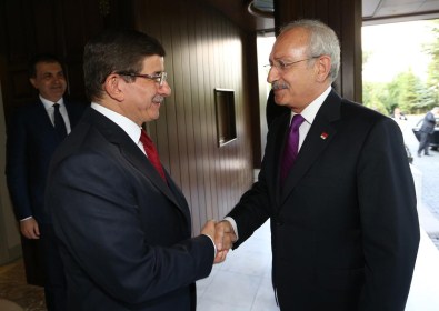 Davutoğlu-Kılıçdaroğlu Görüşmesi Başladı
