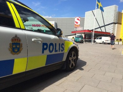 Ikea'da Bıçaklı Saldırı Açıklaması 2 Ölü