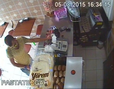 Sadaka Kutusunu Böyle Çaldı