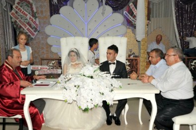 Şehit Çocuğun Nikah Şahitliğini Vali Ve Tugay Komutanı Yaptı