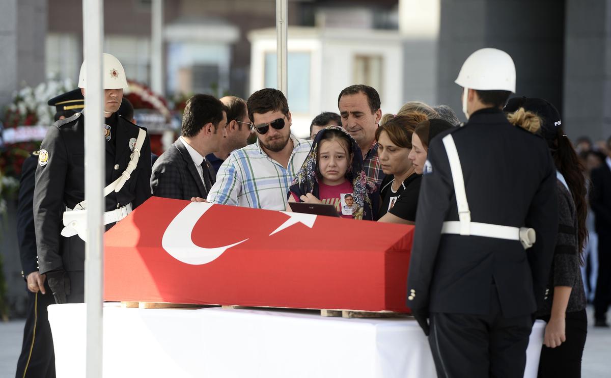 Şehit polise son görev