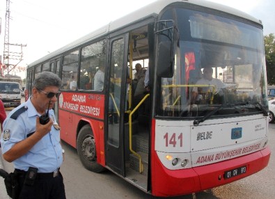 Belediye otobüsünde canlı bomba paniği