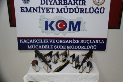 Diyarbakır'da 13 Adrese Operasyon Açıklaması 11 Gözaltı