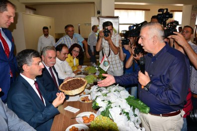 Manisa'da Sezonun İlk Kuru Üzümü Borsada