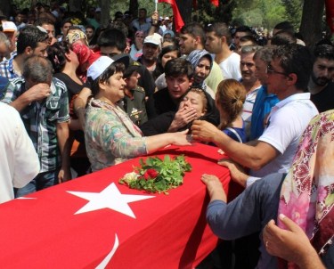 Şehit Er Doğan Acar Gözyaşlarıyla Son Yolculuğuna Uğurlandı