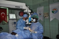 GÖZ AMELİYATI - TİKA'dan Senegal'e Tıbbi Malzeme Desteği