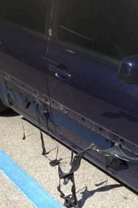 Sıcaklar arabayı eritti