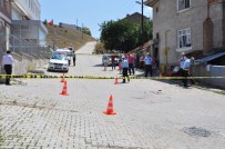 SERVİS OTOBÜSÜ - Bozüyük'te Servis Otobüsü 2 Öğrenciye Çarptı Açıklaması 1 Ölü, 1 Yaralı