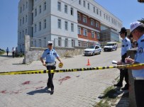 SERVİS OTOBÜSÜ - Servis Otobüsü 2 Öğrenciye Çarptı  Açıklaması 1 Ölü