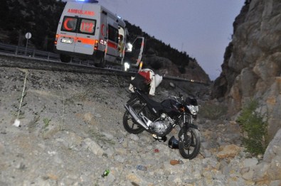 Seydişehir'de Motosiklet Şarampole Devrildi Açıklaması 2 Yaralı