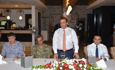 Vali Türker'den Garnizon Komutanı Tuğgeneral İrfan Can'a Veda Yemeği