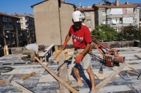 İNŞAAT İŞÇİLERİ - 40 Derece Sıcağın Altınca 'Ekmek Parası' İçin Çalışıyorlar