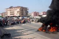 CANSIZ MANKEN - Alanya'da Yol Kapatma Eylemi