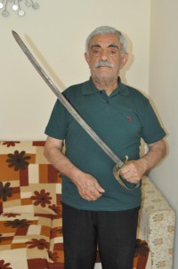 Asırlık Dede Yadigarı Kılıcı Belediyeye Bağışladı