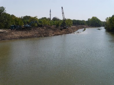 Edirne'de Nehir Yatakları Temizleniyor