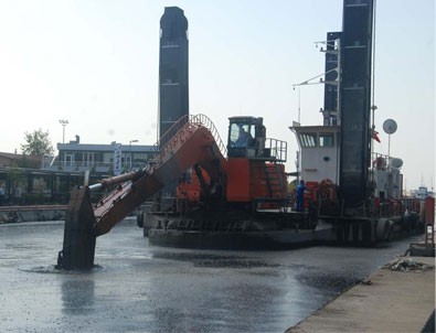 Kurbağalıdere'deki temizlik çalışmaları