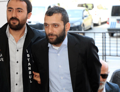 Onur Özbizerdik ruhsatsız silah bulundurmaktan tutuklandı