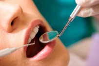 AĞIZ KOKUSU - Ağız Kuruluğu Dişlere Zarar Veriyor