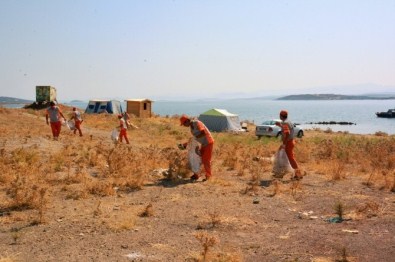 Ayvalık Belediyesi Çevre Temizliğine Önem Veriyor