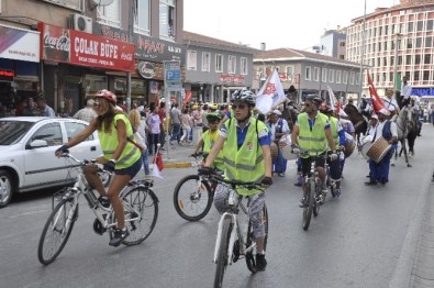 Yağlı Güreşler Öncesi Kortej Yürüyüşü